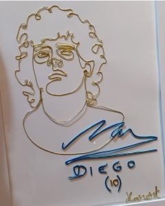 Maradona — quadro artigianale filo di alluminio oro e azzurro tecnica one line Napoli Karart